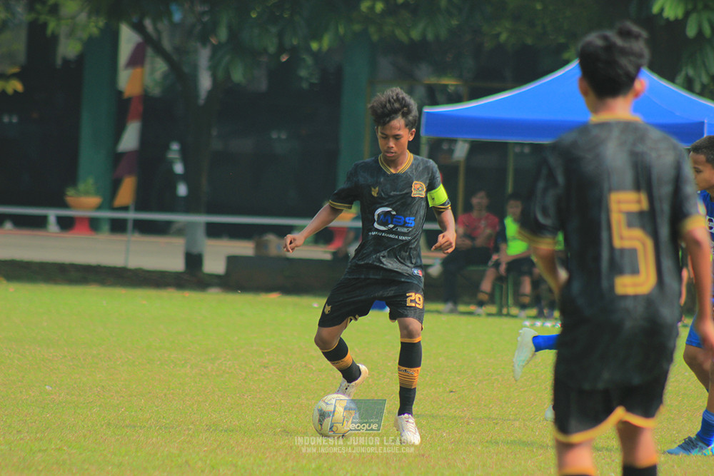 ijl u14 090825 wins soccer school vs metra muda soccer school