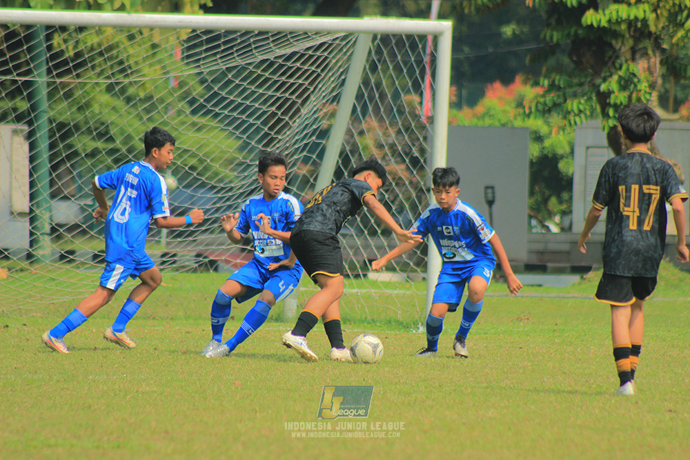 ijl u14 090825 wins soccer school vs metra muda soccer school