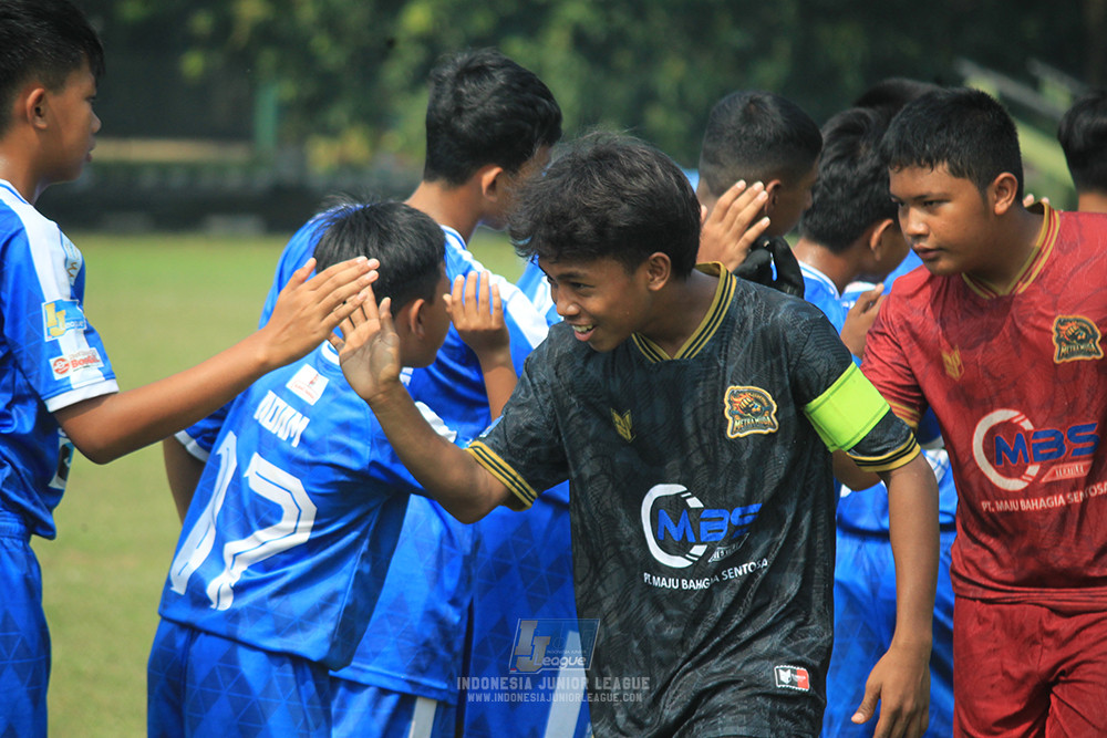 ijl u14 090825 wins soccer school vs metra muda soccer school