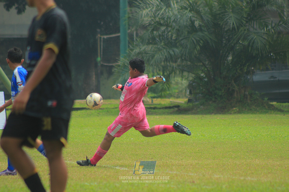 ijl u14 090825 wins soccer school vs metra muda soccer school