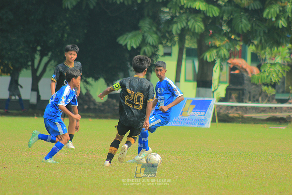 ijl u14 090825 wins soccer school vs metra muda soccer school