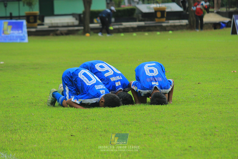 ijl u14 100126 wins soccer school vs brazillian soccer school lfa