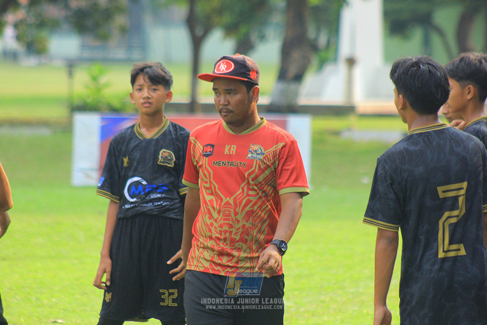 ijl u14 111025 indonesia muda utara vs metra muda soccer school