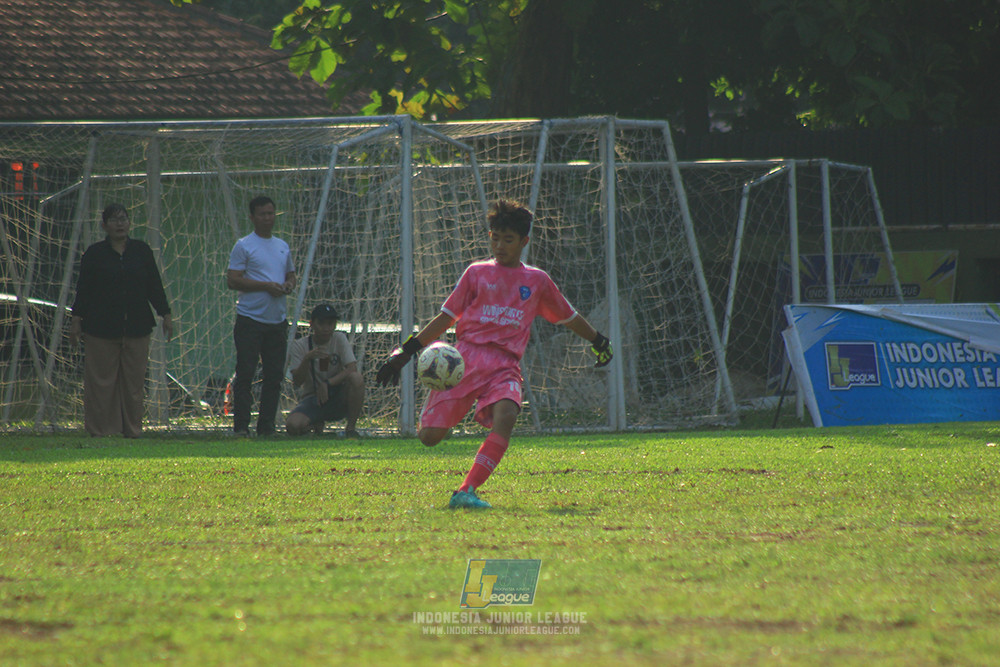 ijl u14 111025 pam jaya fa vs wins soccer school
