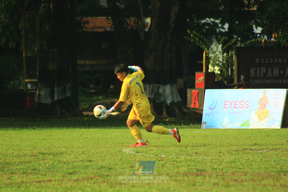 ijl u14 111025 pam jaya fa vs wins soccer school