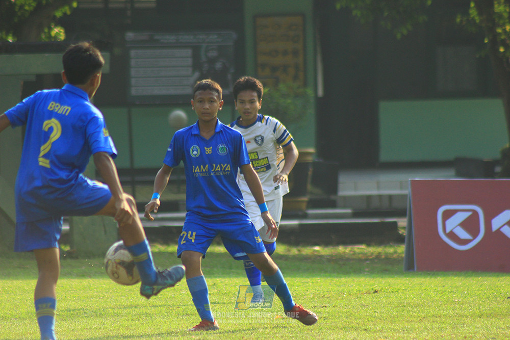 ijl u14 111025 pam jaya fa vs wins soccer school