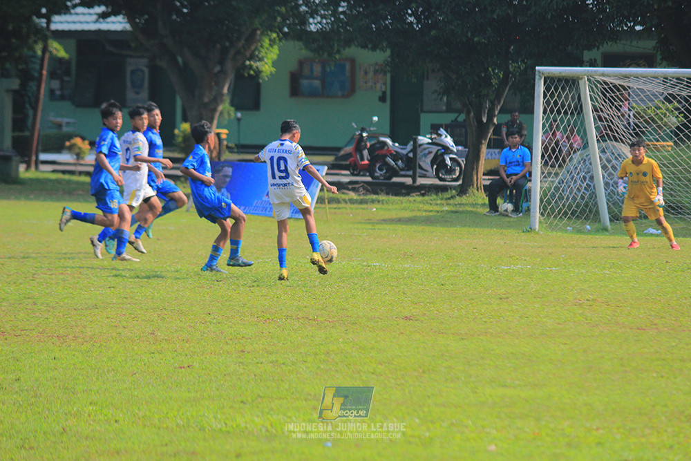 ijl u14 111025 pam jaya fa vs wins soccer school