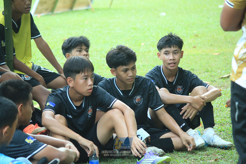 ijl u14 130925 newland fa vs pulomas fc