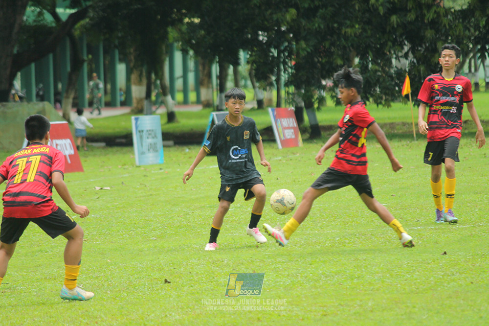 ijl u14 251025 metra muda soccer school vs gagak muda