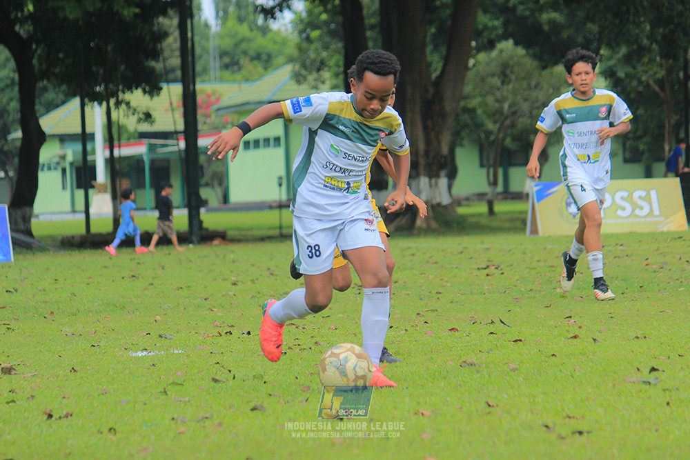 ijl u3 151125 el zeds vs pelita jaya soccer school