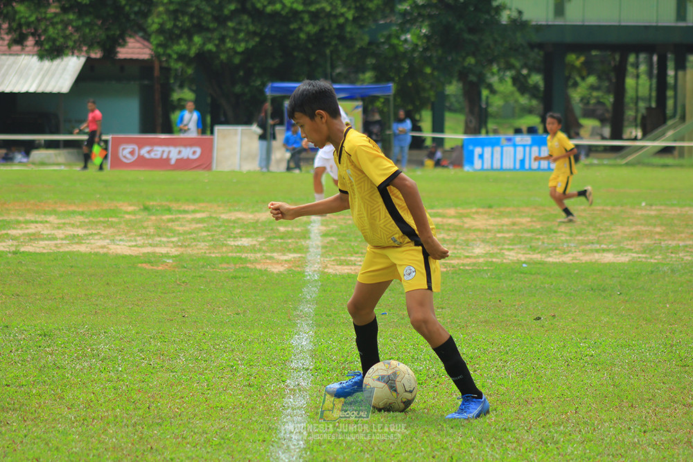 ijl u3 151125 el zeds vs pelita jaya soccer school