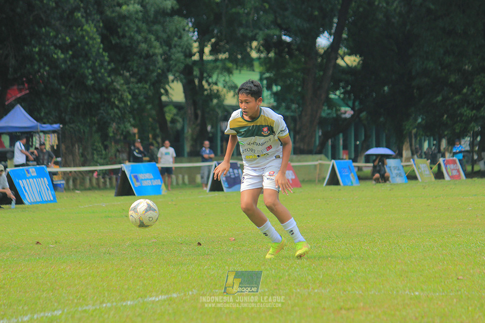 ijl u3 151125 el zeds vs pelita jaya soccer school