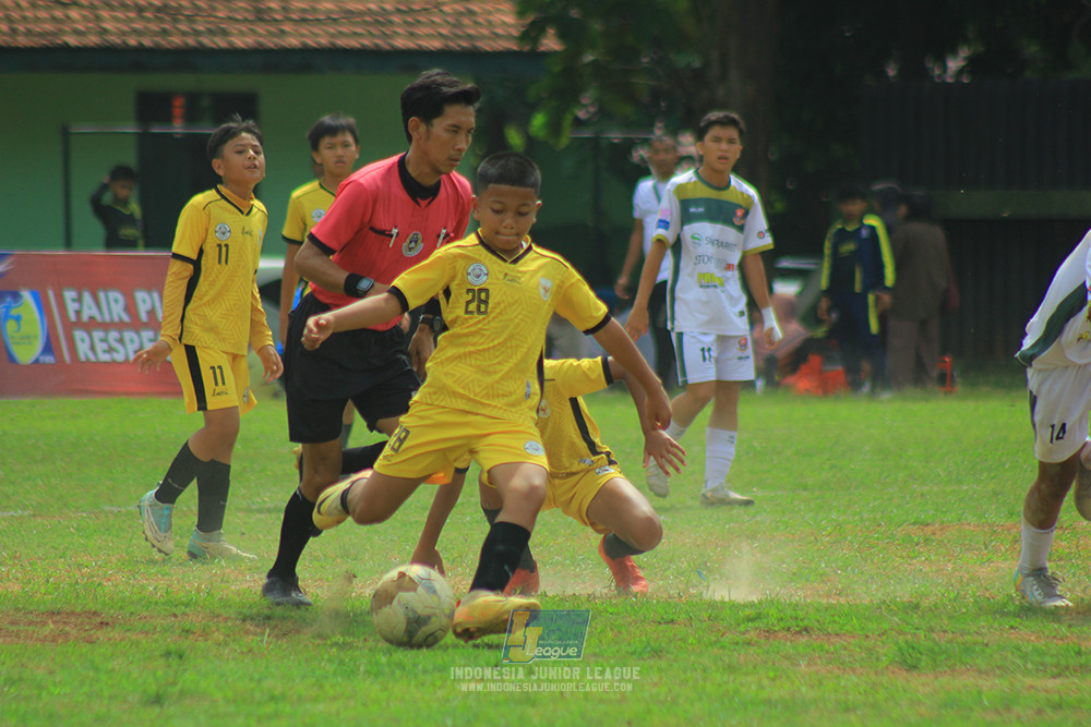 ijl u3 151125 el zeds vs pelita jaya soccer school