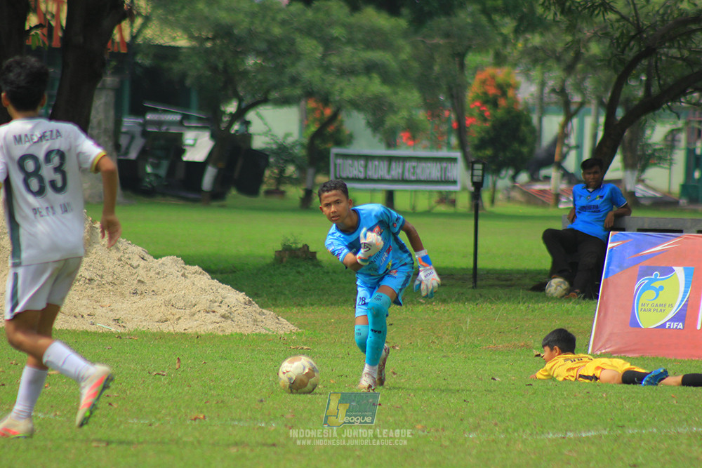 ijl u3 151125 el zeds vs pelita jaya soccer school