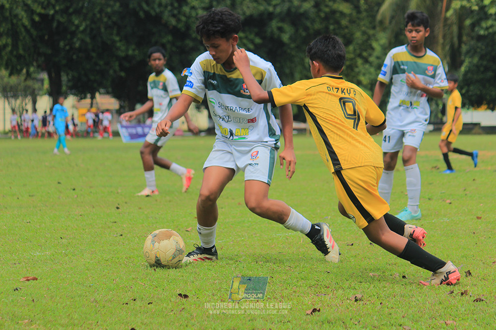ijl u3 151125 el zeds vs pelita jaya soccer school