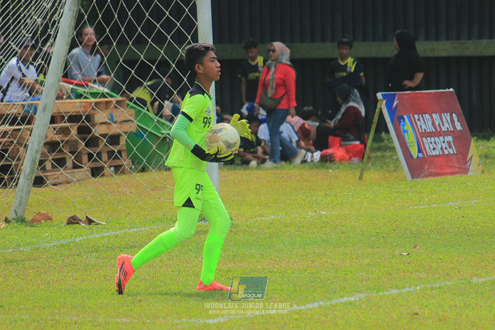 ijl u3 151125 el zeds vs pelita jaya soccer school
