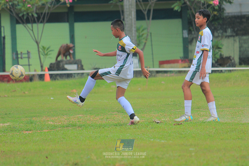 ijl u3 151125 el zeds vs pelita jaya soccer school