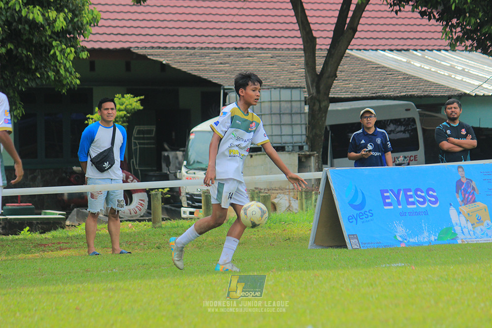 ijl u3 151125 el zeds vs pelita jaya soccer school