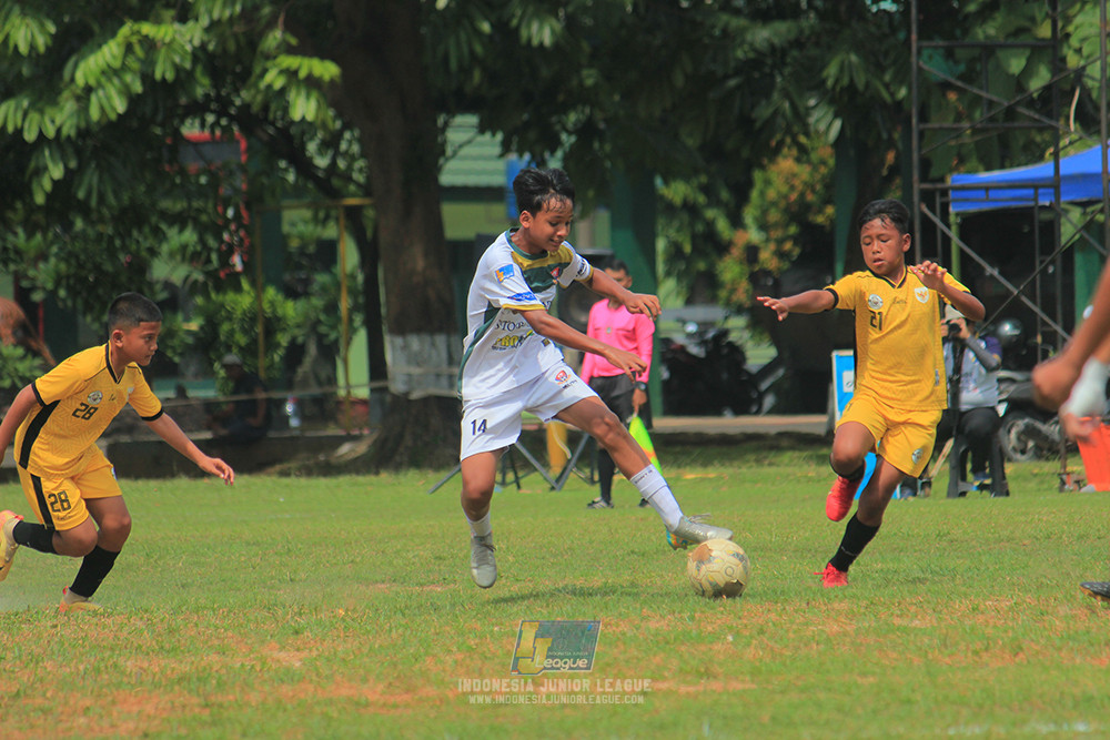 ijl u3 151125 el zeds vs pelita jaya soccer school