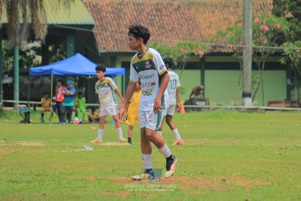 ijl u3 151125 el zeds vs pelita jaya soccer school