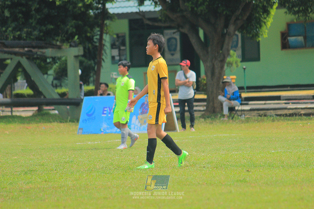 ijl u3 151125 el zeds vs pelita jaya soccer school
