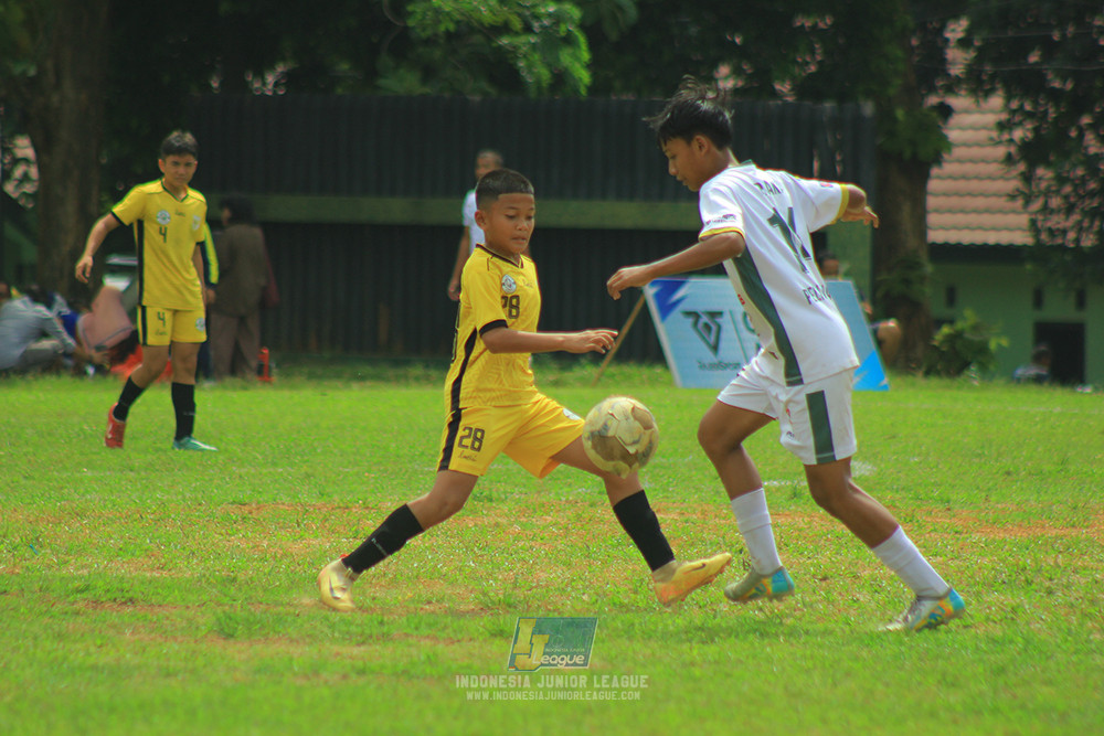 ijl u3 151125 el zeds vs pelita jaya soccer school