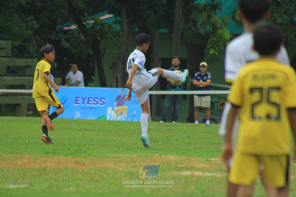 ijl u3 151125 el zeds vs pelita jaya soccer school