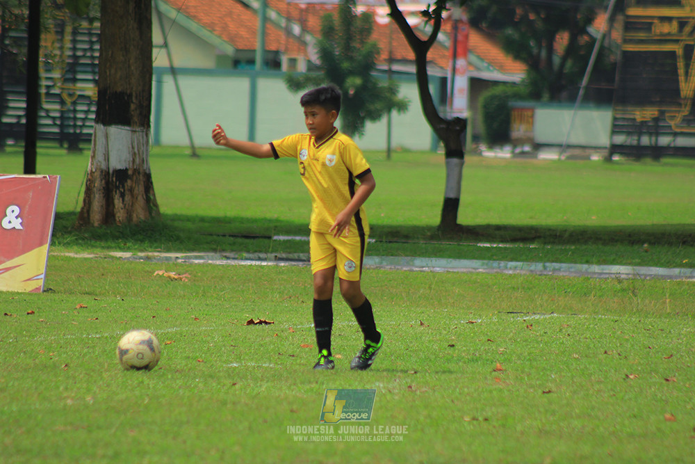 ijl u3 151125 el zeds vs pelita jaya soccer school