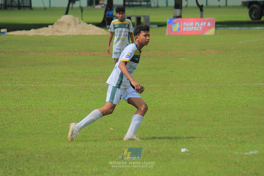 ijl u3 151125 el zeds vs pelita jaya soccer school