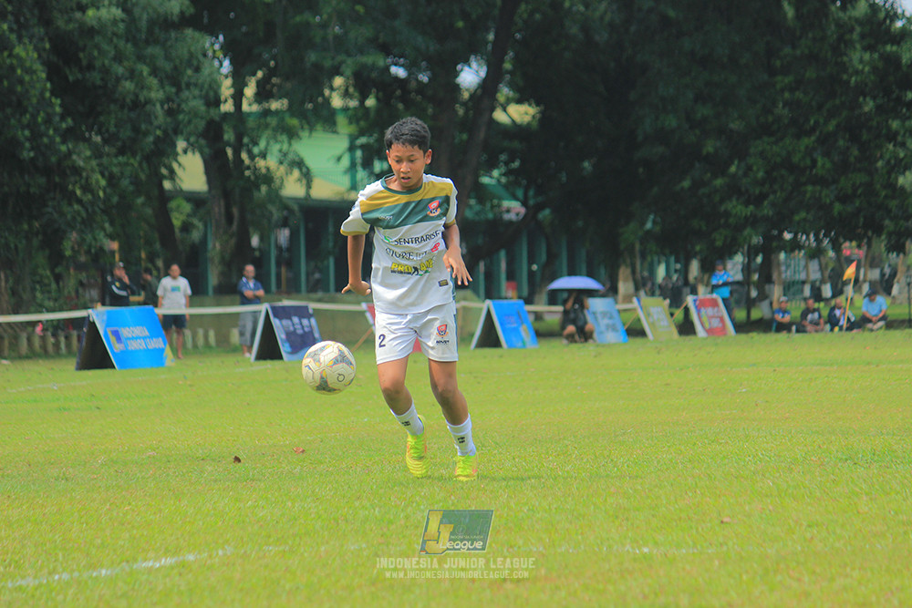 ijl u3 151125 el zeds vs pelita jaya soccer school