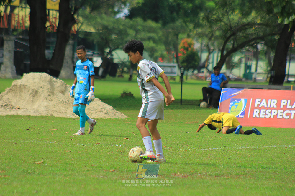 ijl u3 151125 el zeds vs pelita jaya soccer school
