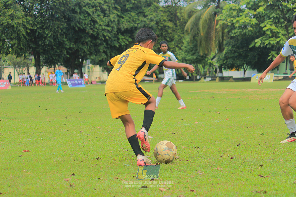 ijl u3 151125 el zeds vs pelita jaya soccer school