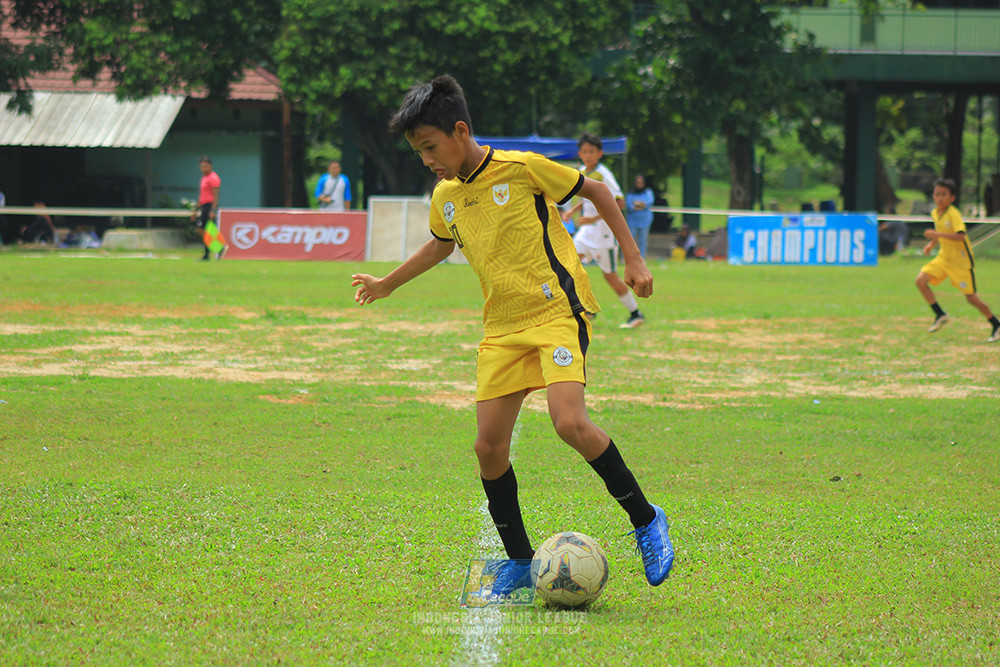 ijl u3 151125 el zeds vs pelita jaya soccer school