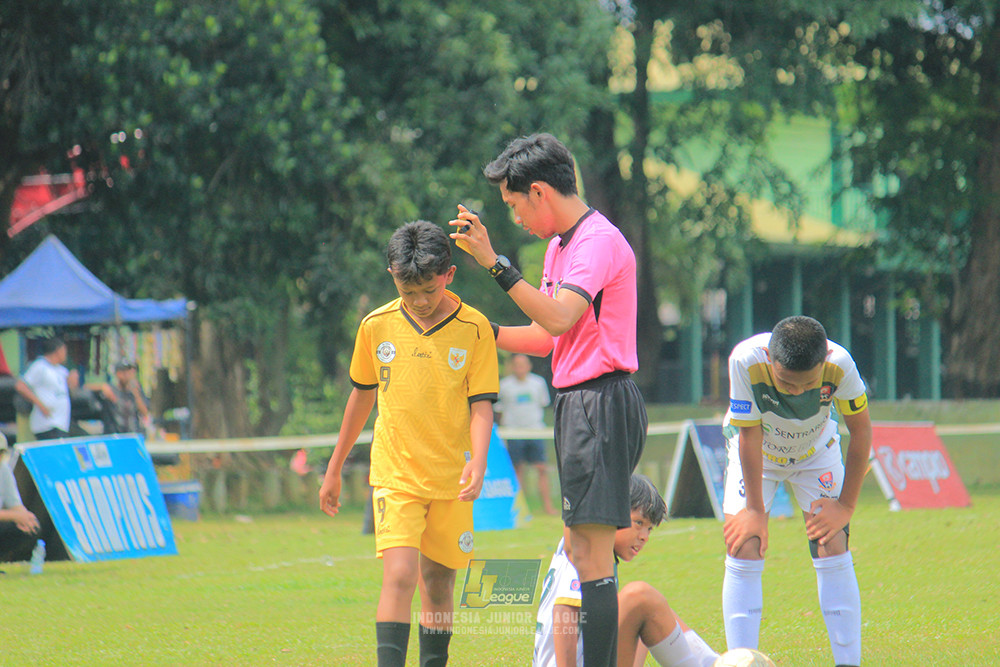 ijl u3 151125 el zeds vs pelita jaya soccer school