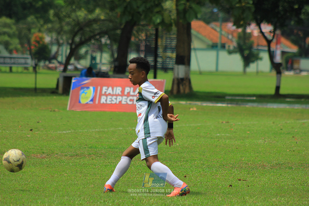 ijl u3 151125 el zeds vs pelita jaya soccer school