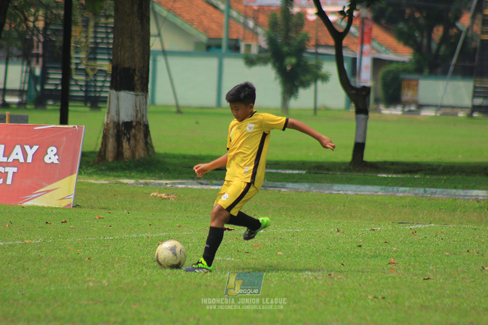 ijl u3 151125 el zeds vs pelita jaya soccer school