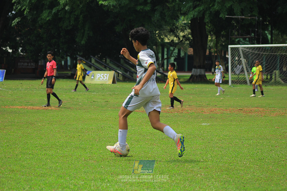 ijl u3 151125 el zeds vs pelita jaya soccer school