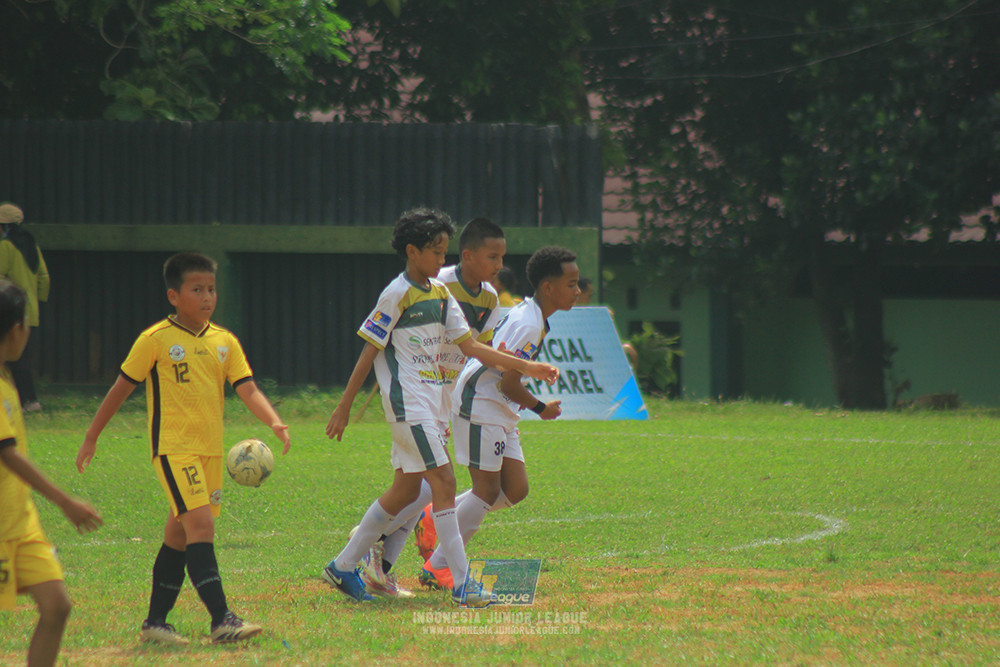 ijl u3 151125 el zeds vs pelita jaya soccer school
