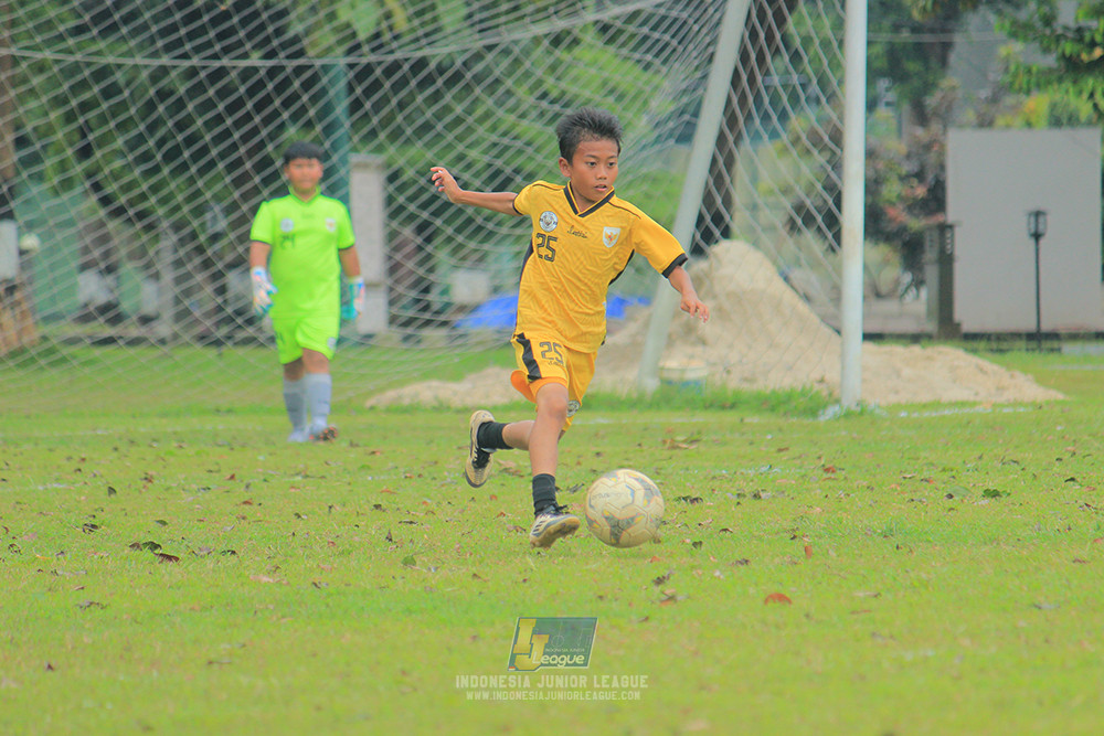 ijl u3 151125 el zeds vs pelita jaya soccer school