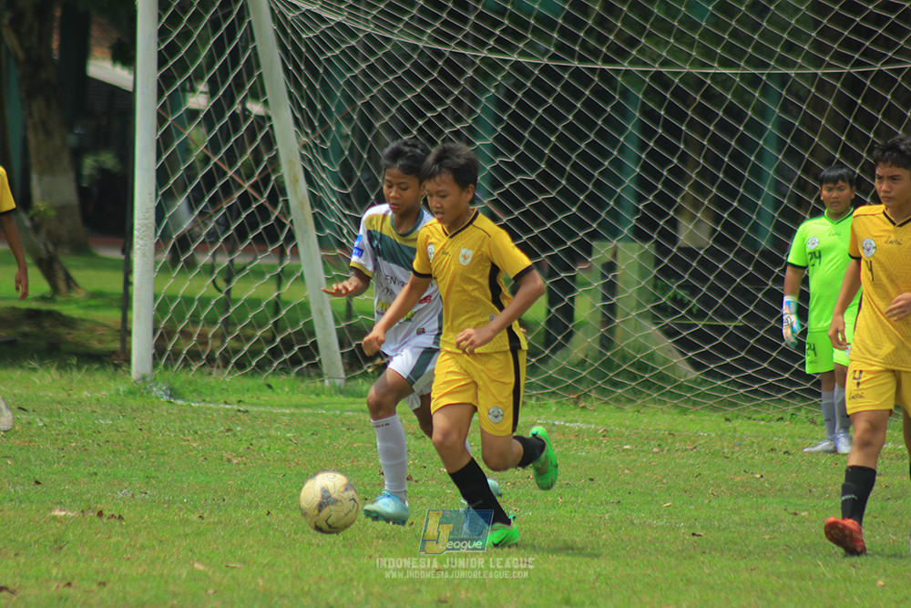 ijl u3 151125 el zeds vs pelita jaya soccer school