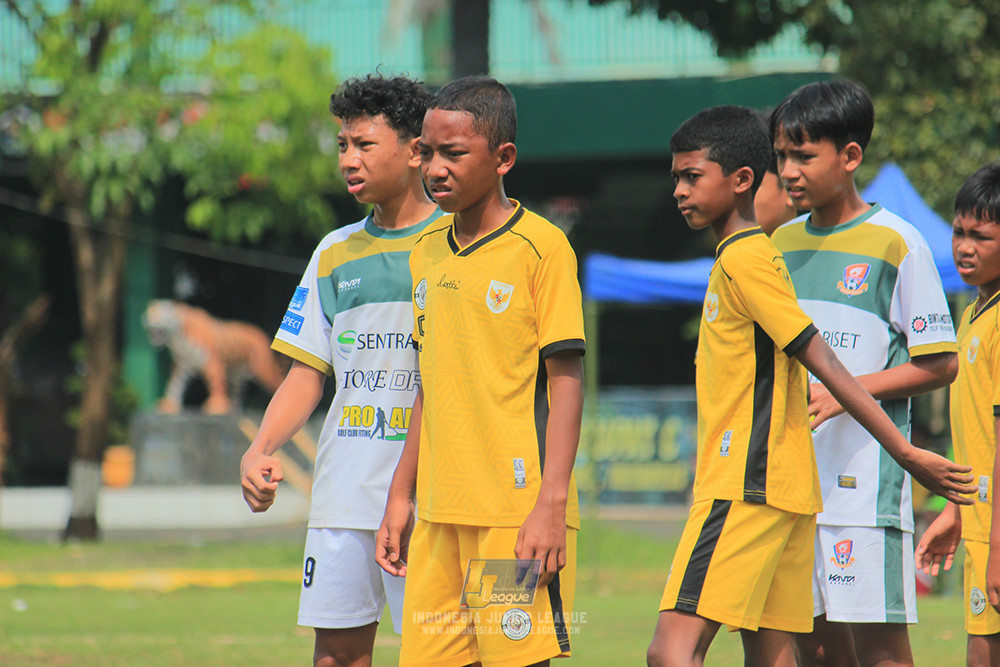 ijl u3 151125 el zeds vs pelita jaya soccer school