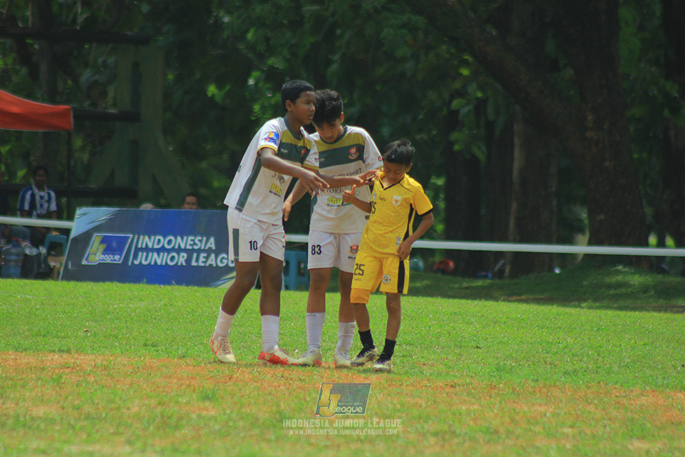 ijl u3 151125 el zeds vs pelita jaya soccer school
