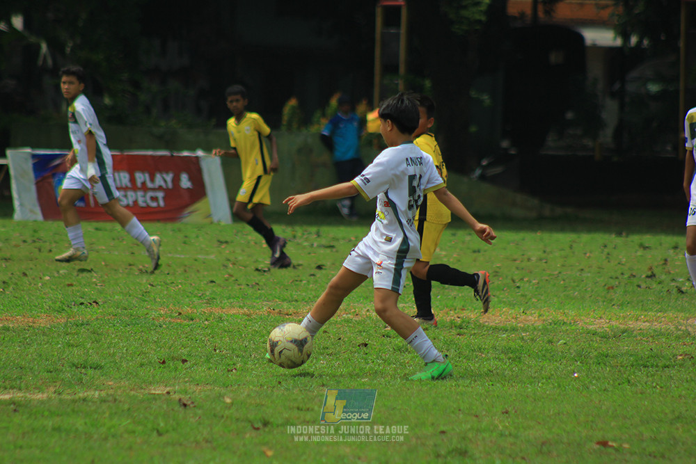 ijl u3 151125 el zeds vs pelita jaya soccer school