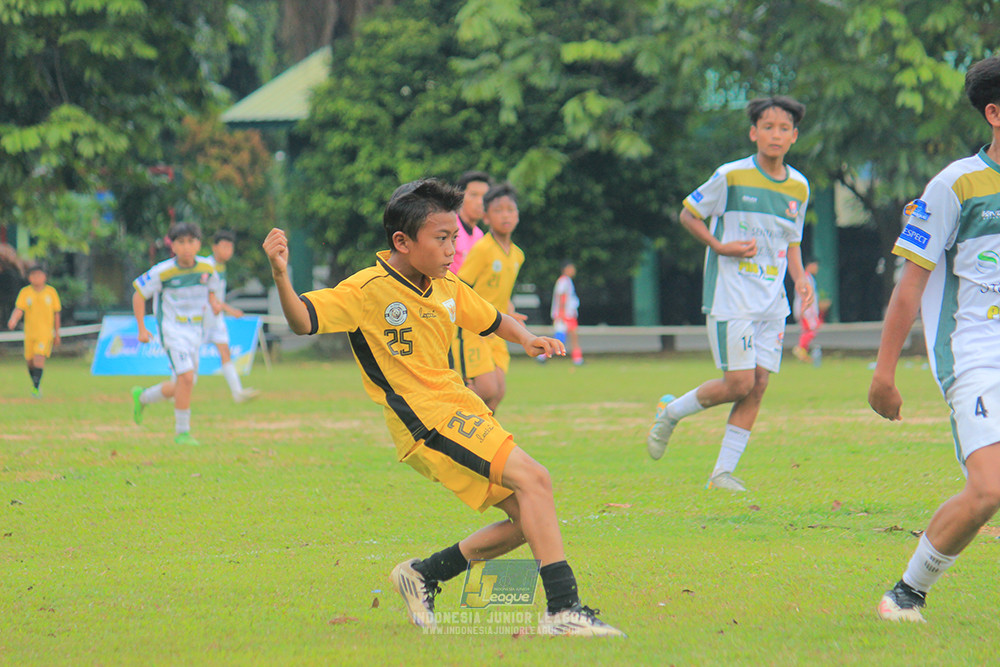ijl u3 151125 el zeds vs pelita jaya soccer school