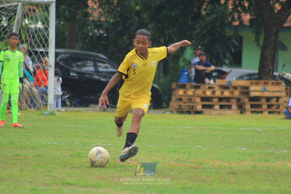 ijl u3 151125 el zeds vs pelita jaya soccer school