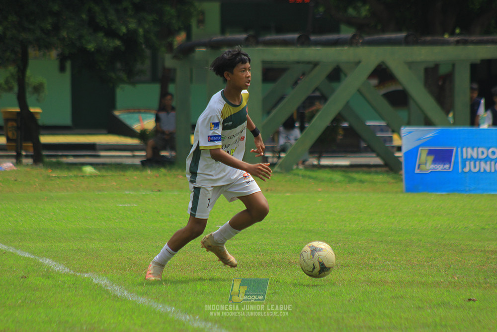 ijl u3 151125 el zeds vs pelita jaya soccer school