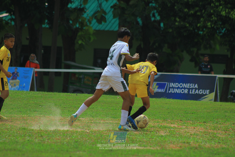 ijl u3 151125 el zeds vs pelita jaya soccer school
