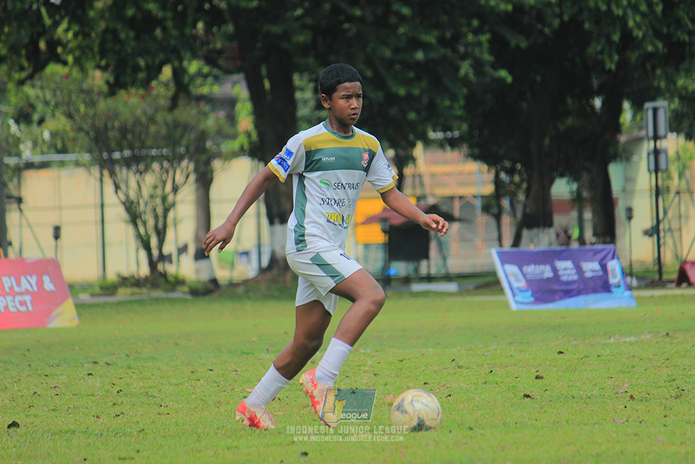 ijl u3 151125 el zeds vs pelita jaya soccer school