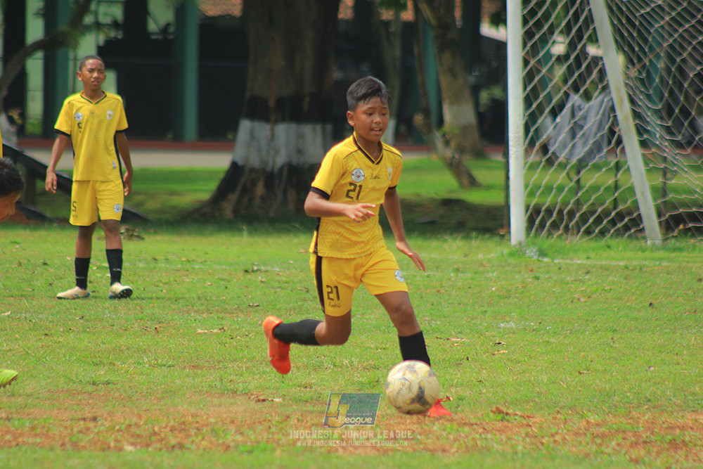 ijl u3 151125 el zeds vs pelita jaya soccer school