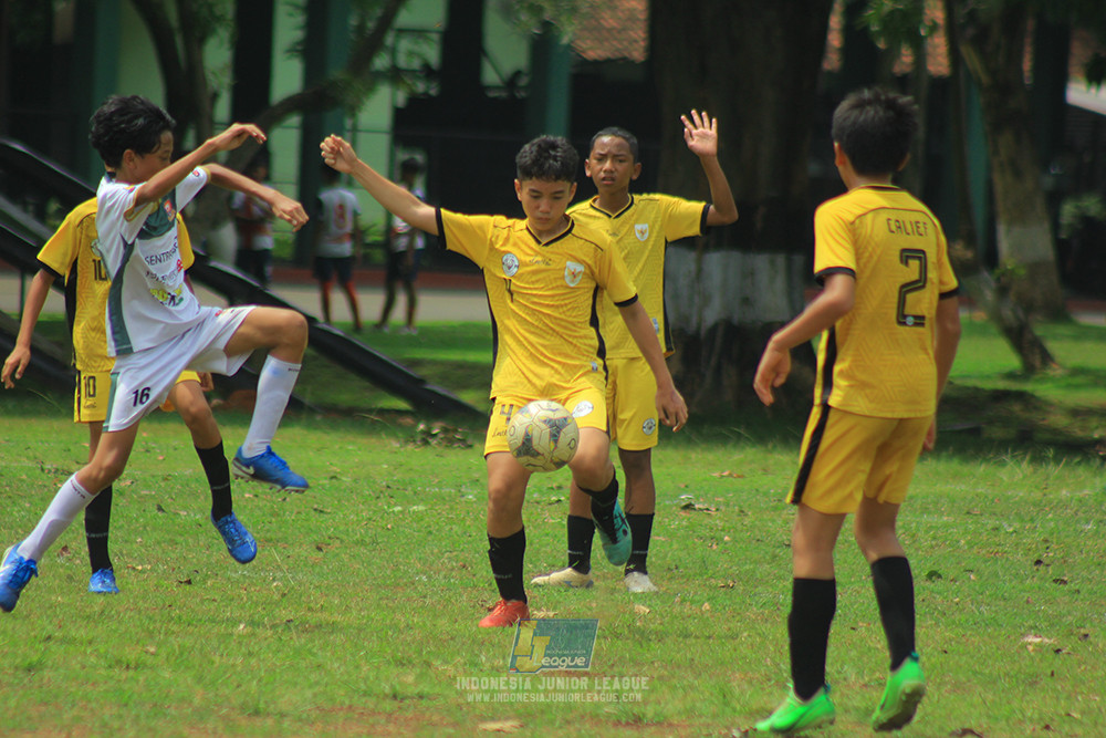 ijl u3 151125 el zeds vs pelita jaya soccer school